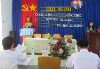 Hội nghị cán bộ, giáo viên, nhân viên năm học 2016- 2017