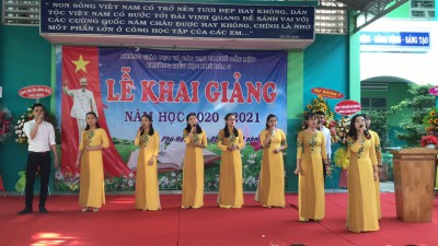 Lễ khai giảng năm học 2020 - 2021 ở trường tiểu học Phú Hòa 3