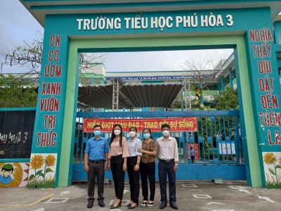 Công đoàn viên Trường Tiểu học Phú Hòa 3 hưởng ứng " Ngày toàn dân hiến máu tình nguyện"