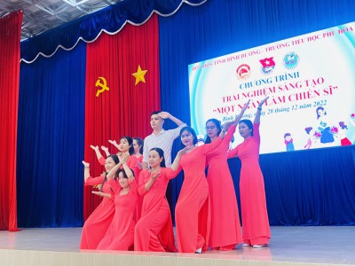 Trường Tiểu học Phú Hoà 3 tổ chức chương trình Trải nghiệm sáng tạo “Một ngày làm chiến sĩ "