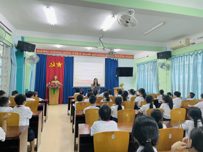 Trường Tiểu học Phú Hòa 3 tổ chức "Tuần lễ hưởng ứng học tập suốt đời năm 2023"  với chủ đề “Xây dựng năng lực tự học trong kỷ nguyên số”.