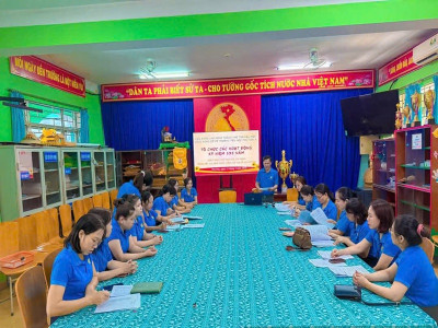 CĐCS Trường Tiểu học Phú Hoà 3 đã tổ chức các hoạt động tưởng nhớ kỷ niệm 135 năm ngày sinh Chủ tịch Hồ Chí Minh (19/5/1890 – 19/5/2025)