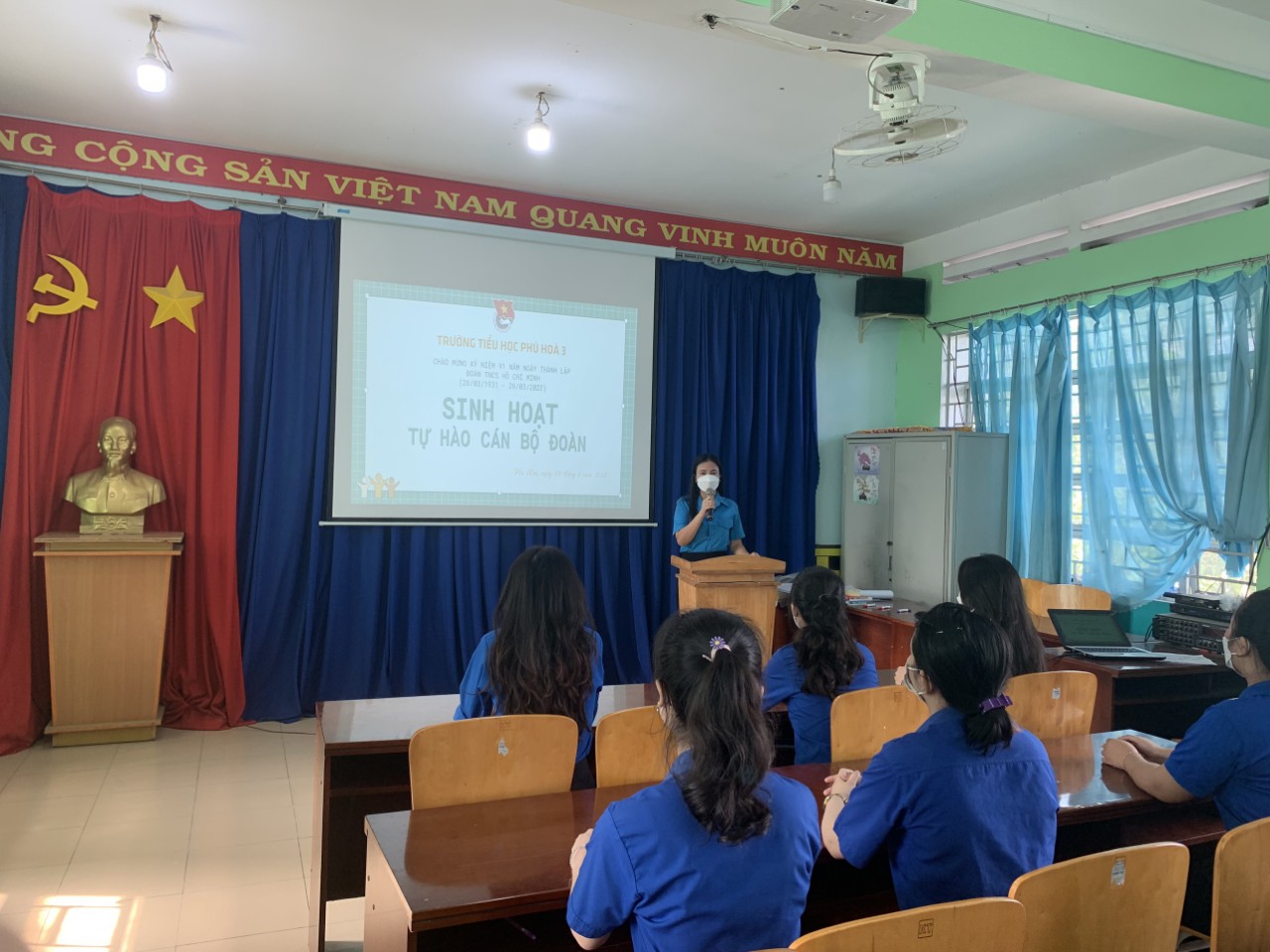 Trường Tiểu học Phú Hòa 3 tổ chức kỷ niệm 91 năm ngày thành lập Đoàn TNCS Hồ Chí Minh (26/03/1931 - 26/03/2022) và sinh hoạt " Tự Hào Cán Bộ Đoàn"